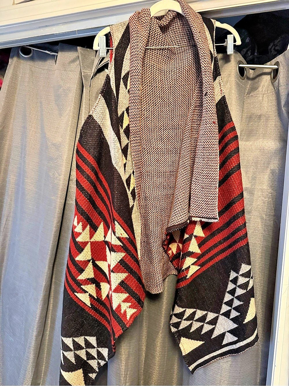 Geometric Pattern Sweater Shaw in Black & Red Like New